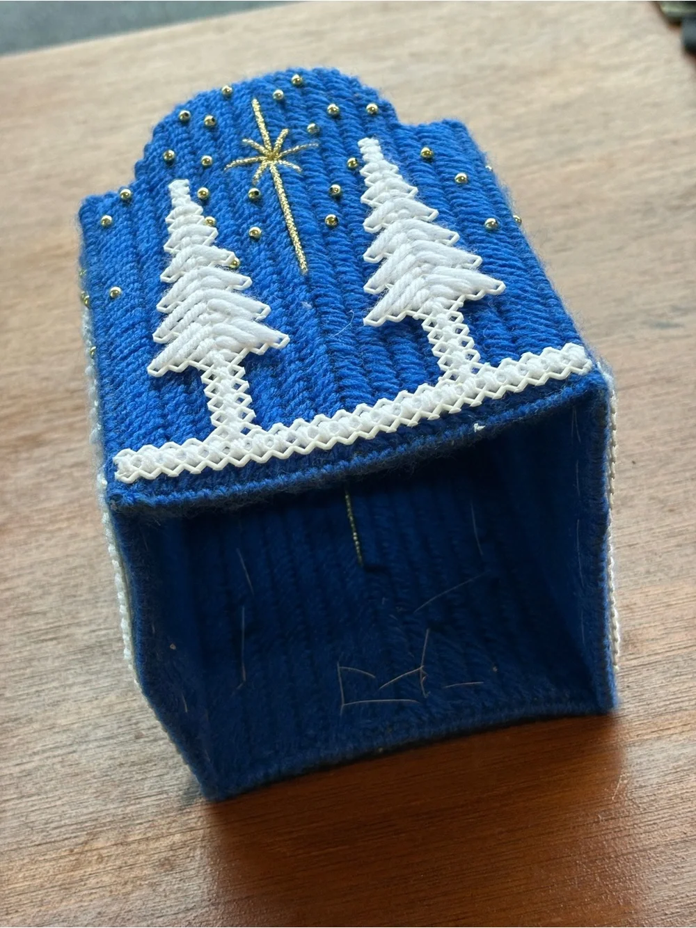 VTG handmade 1995 plastic canvas tissue box cover pattern.